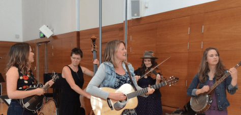 Della Mae in rehearsal 